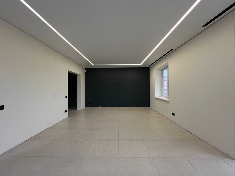 Одноповерховий будинок з частковим ремонтом та гаражем-масив Фортовий!