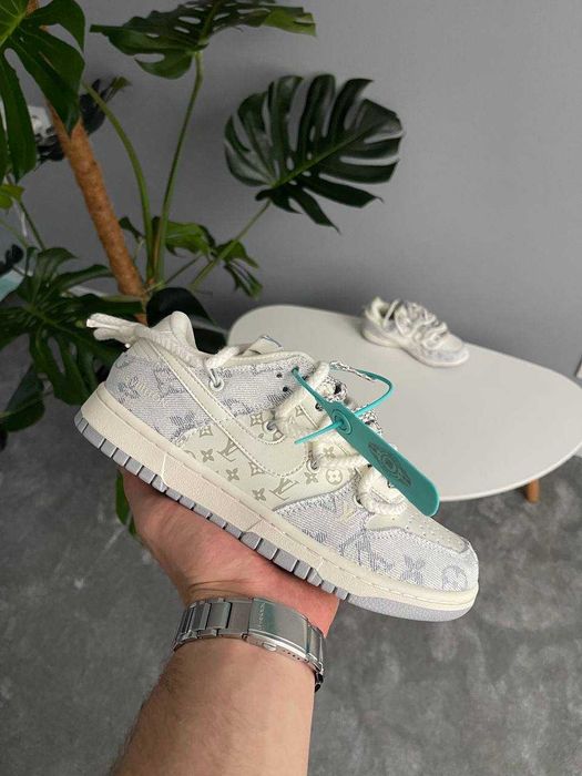 Кросівки Nike SB x Louis Vuitton White Grey найк данк луі віттон сірі