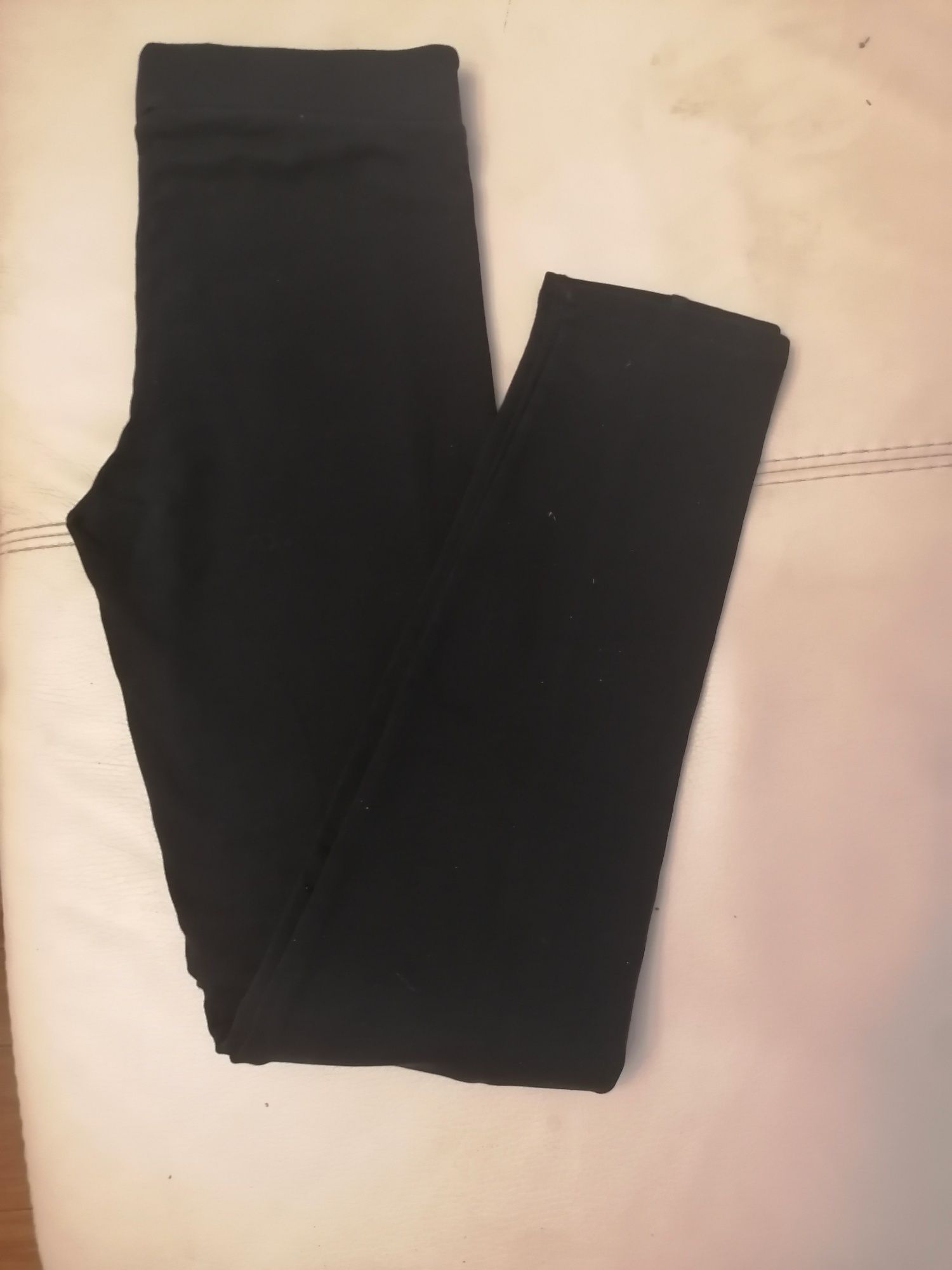 Czarne bawełniane legginsy 158 cm