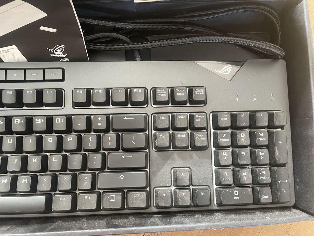 Геймерська клавіатура Asus ROG Strix Flate Black
