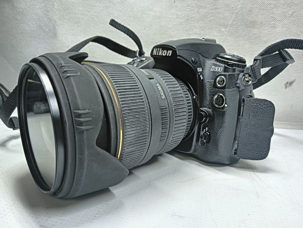 Lustrzanka Nikon D300 + Sigma 24-70 mm f/2.8 EX DG Macro
