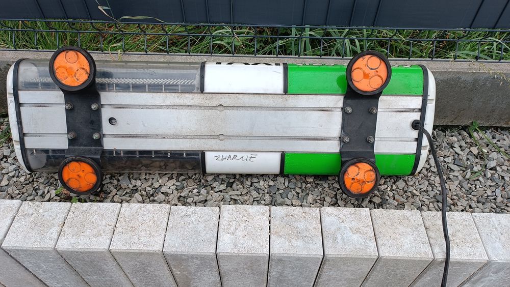 Lampa kogut Elfir nie Elektra.