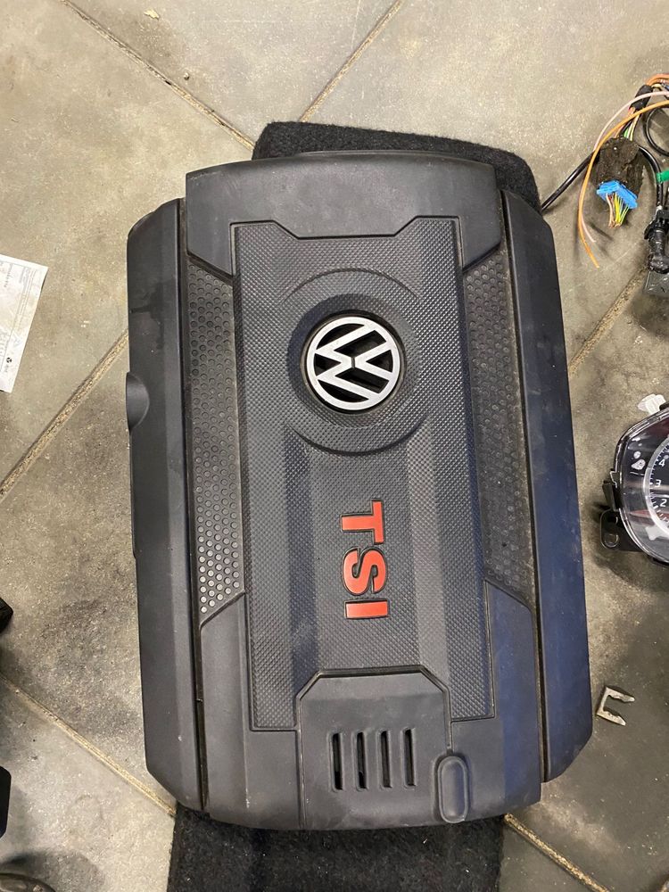Pokrywa silnika osłona Vw golf VII GTI 2.0 tsi
