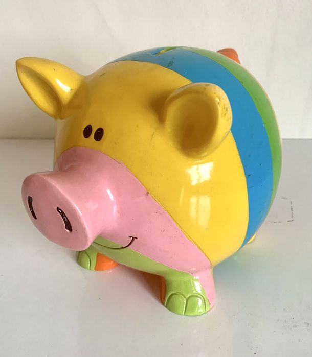 Porco mealheiro incompleto