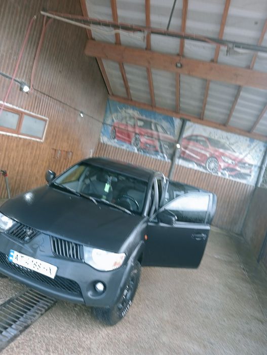 Mitsubishi L200 Авто