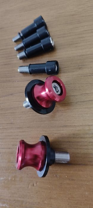 Sliders com parafusos de fixação