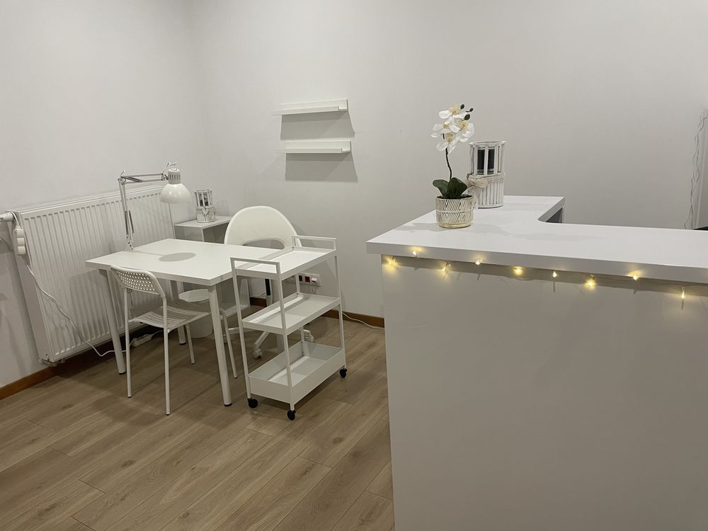 Wynajem stanowiska do Manicure , stylizacji paznokci w salonie Poznań