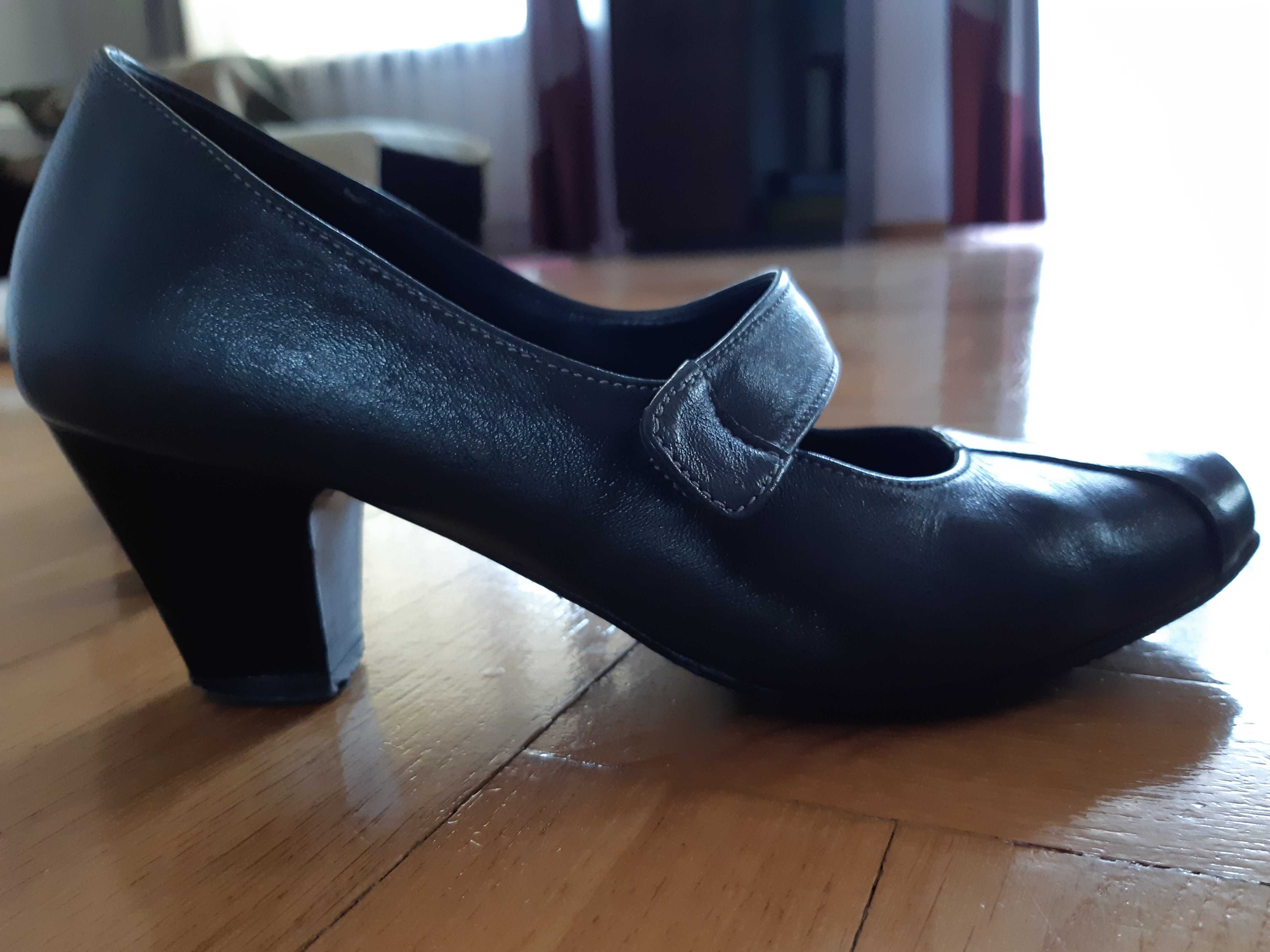 Buty na obcasie, 35, skórzane, czółenka, półbuty