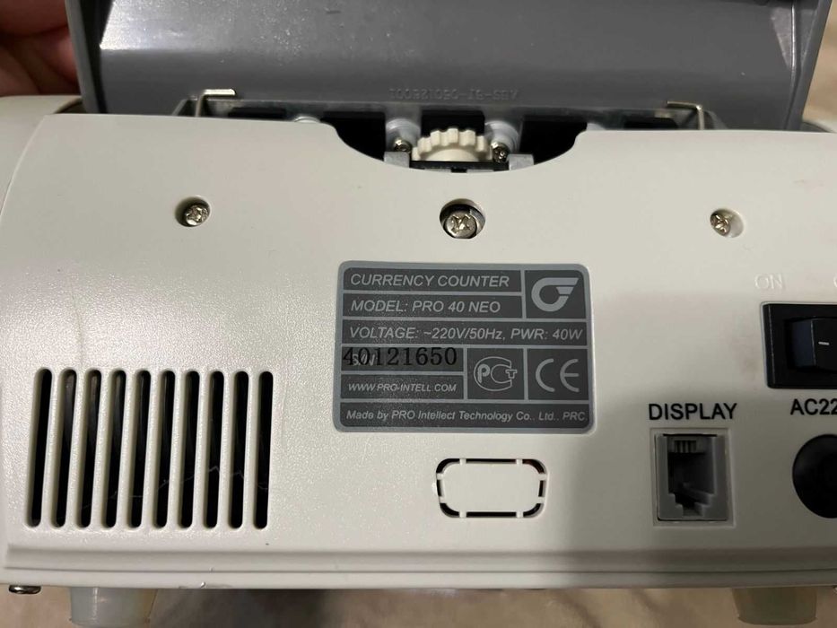 Лічильник банкнот Pro 40 neo