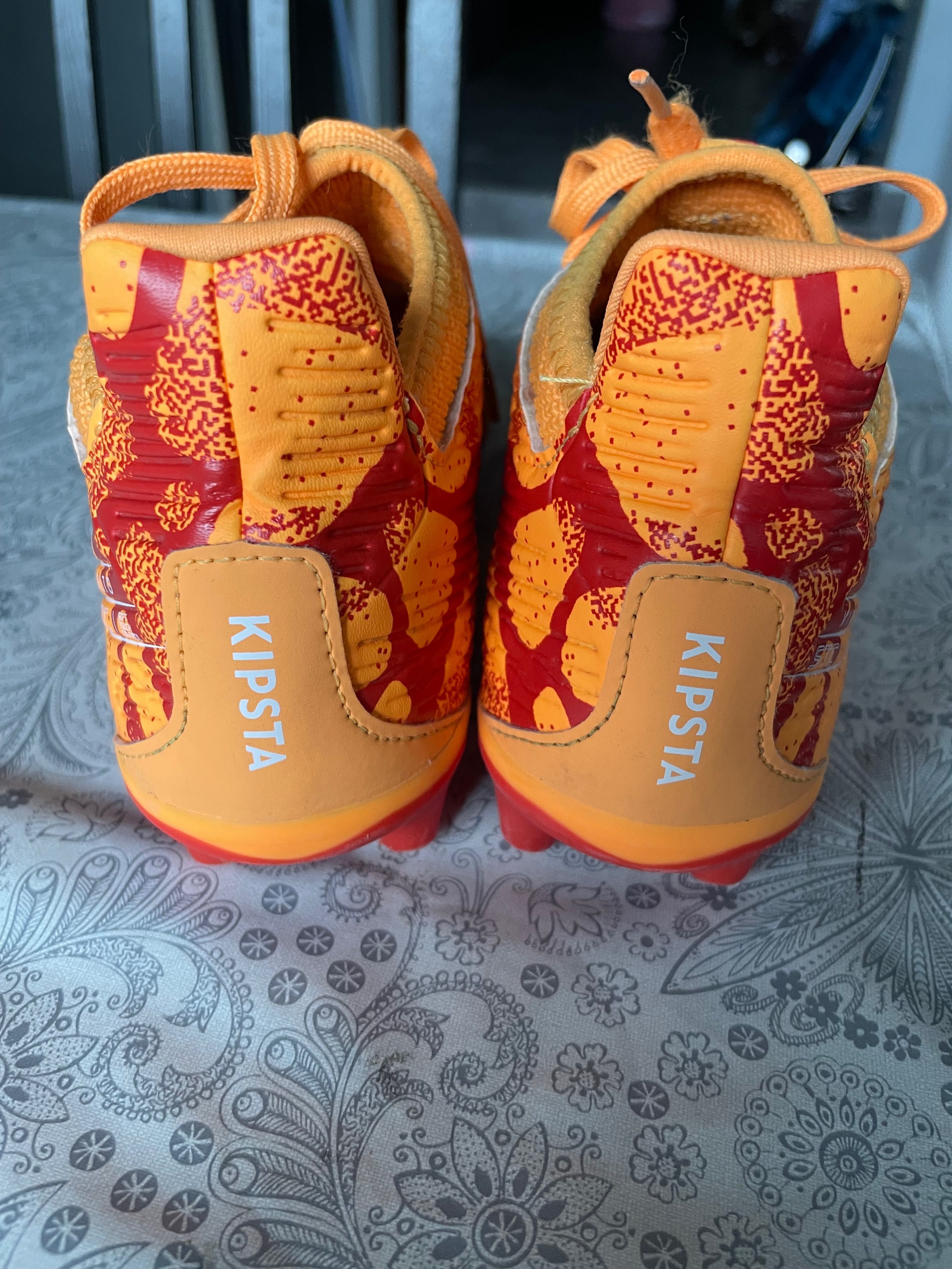 Buty piłkarskie korki r. 34  Decathlon jak nowe neonowe