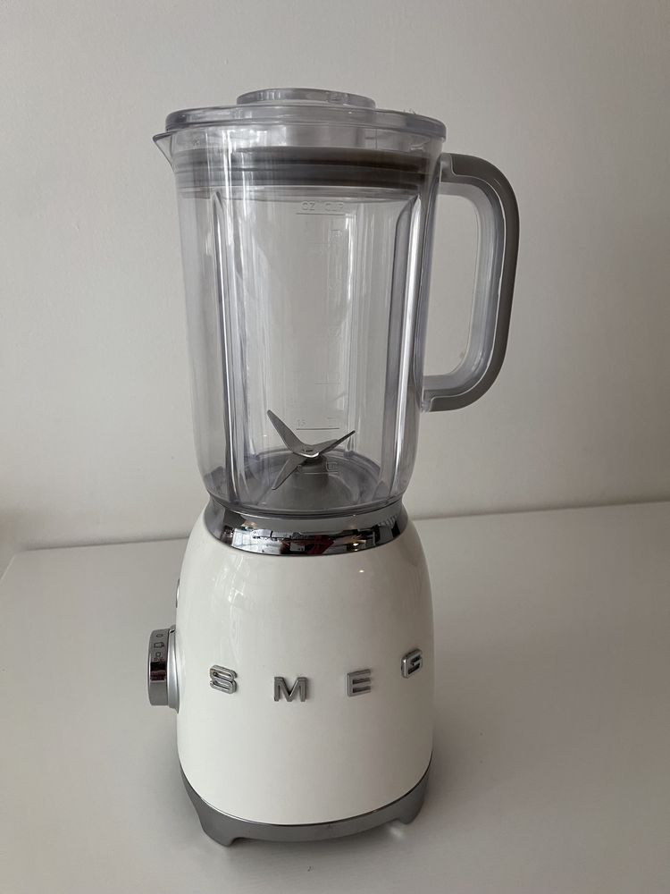 Vendo Liquidificador SMEG branco