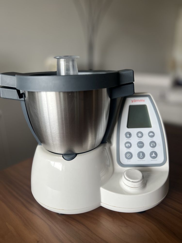 Yammi 2 XL - com todos os acessorios e livros de receitas