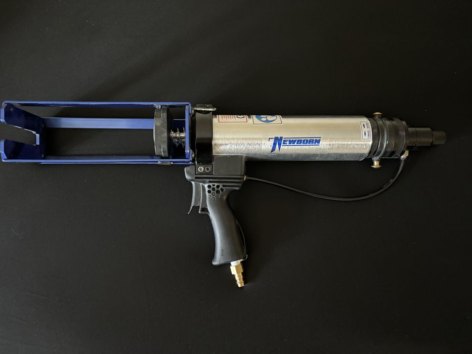 Pistolet dozujący pneumatyczny newborn caly zestaw nieużywany