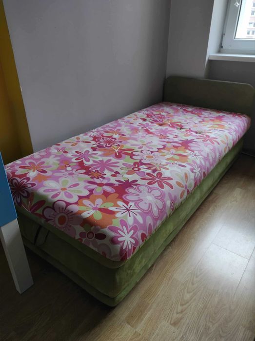 Łóżko materiałowe ze schowkiem