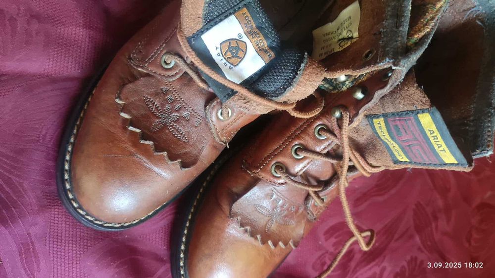 ariat buty ze skóry roz z metki 36m
wkładka 23,5cm