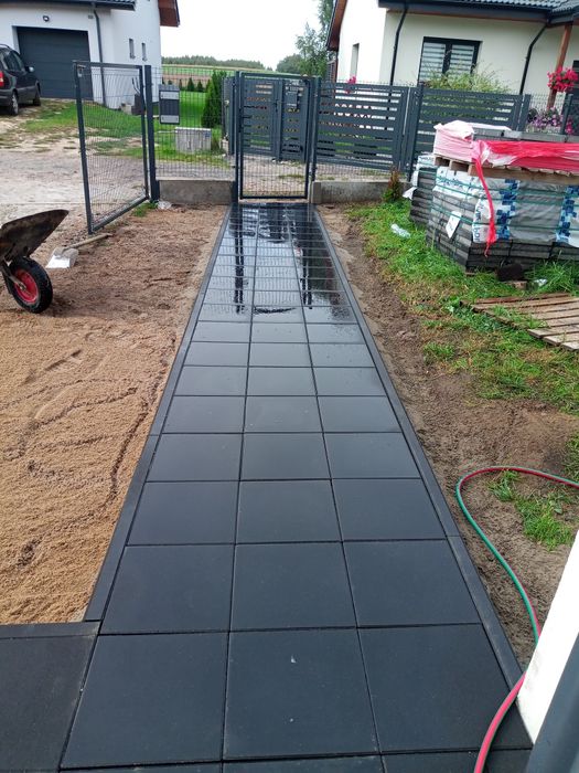 Profesjonalne układanie kostki brukowej. Budowa domków letniskowych.