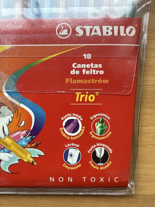 18 canetas de feltro