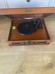 Gramofon firmy Hyundai