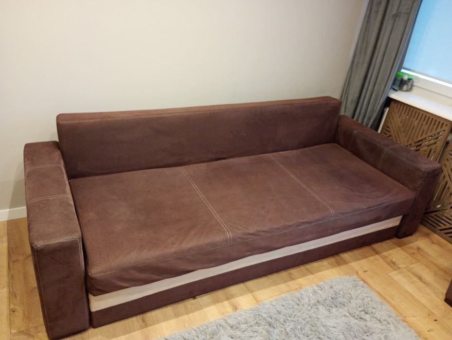 Kanapa z funkcją spania i pufą