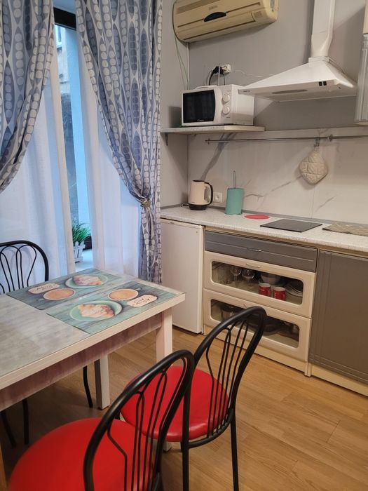 ЦЕНТР ,СДАЁТСЯ ПОСУТОЧНО от хозяина , прекрасная локация!