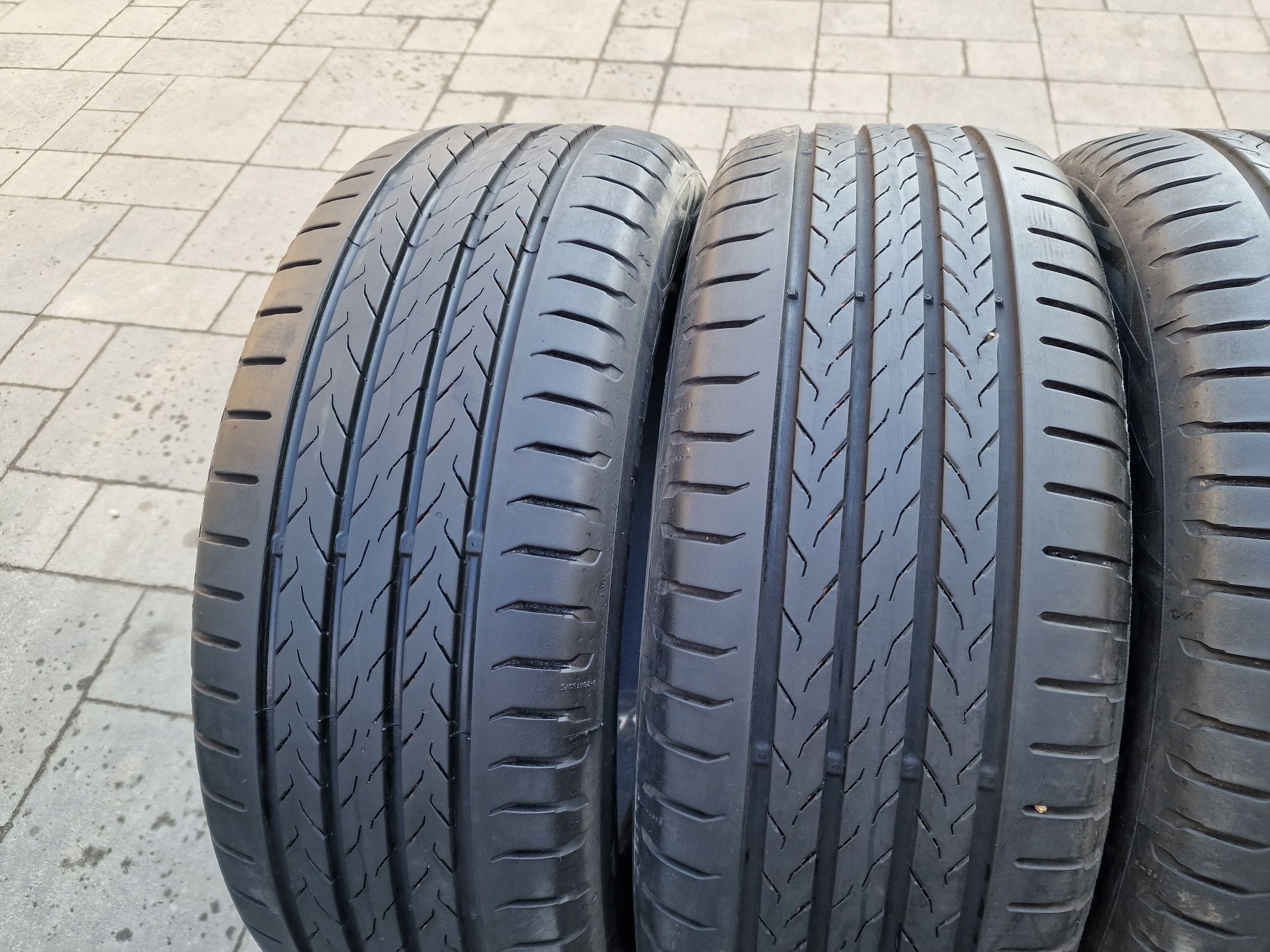 Летняя резина 215/55 R17 Continental Eco Contact