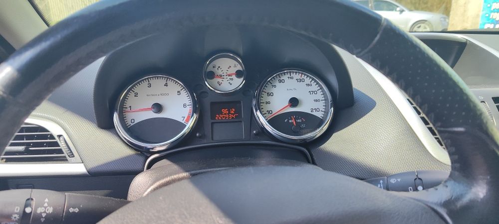 peugeot 207 SW 2009 1.4 nowe sprzęgło,chłodnica,klima, dach panora