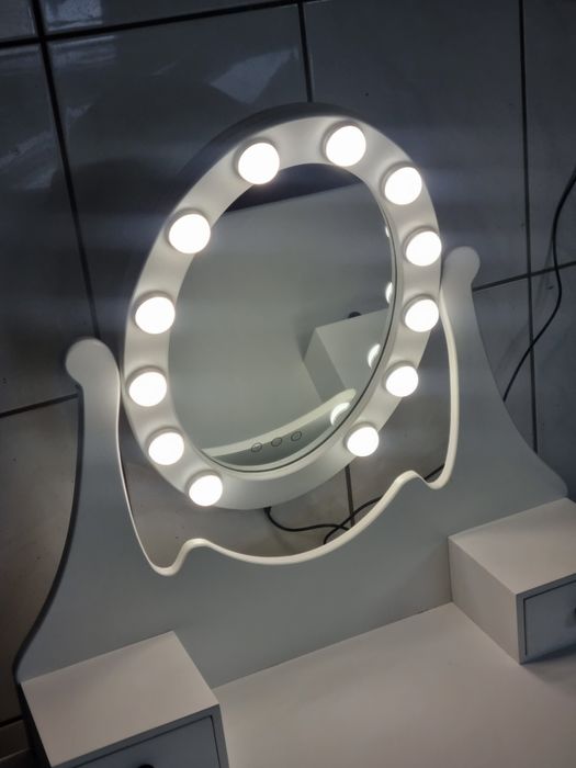 Toaletka damska LED