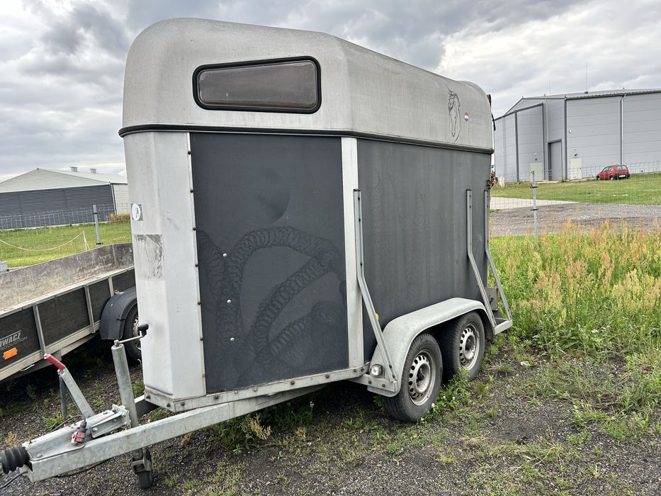 Przyczepa do przewozu koni na 1,5 konia ,koniowoz