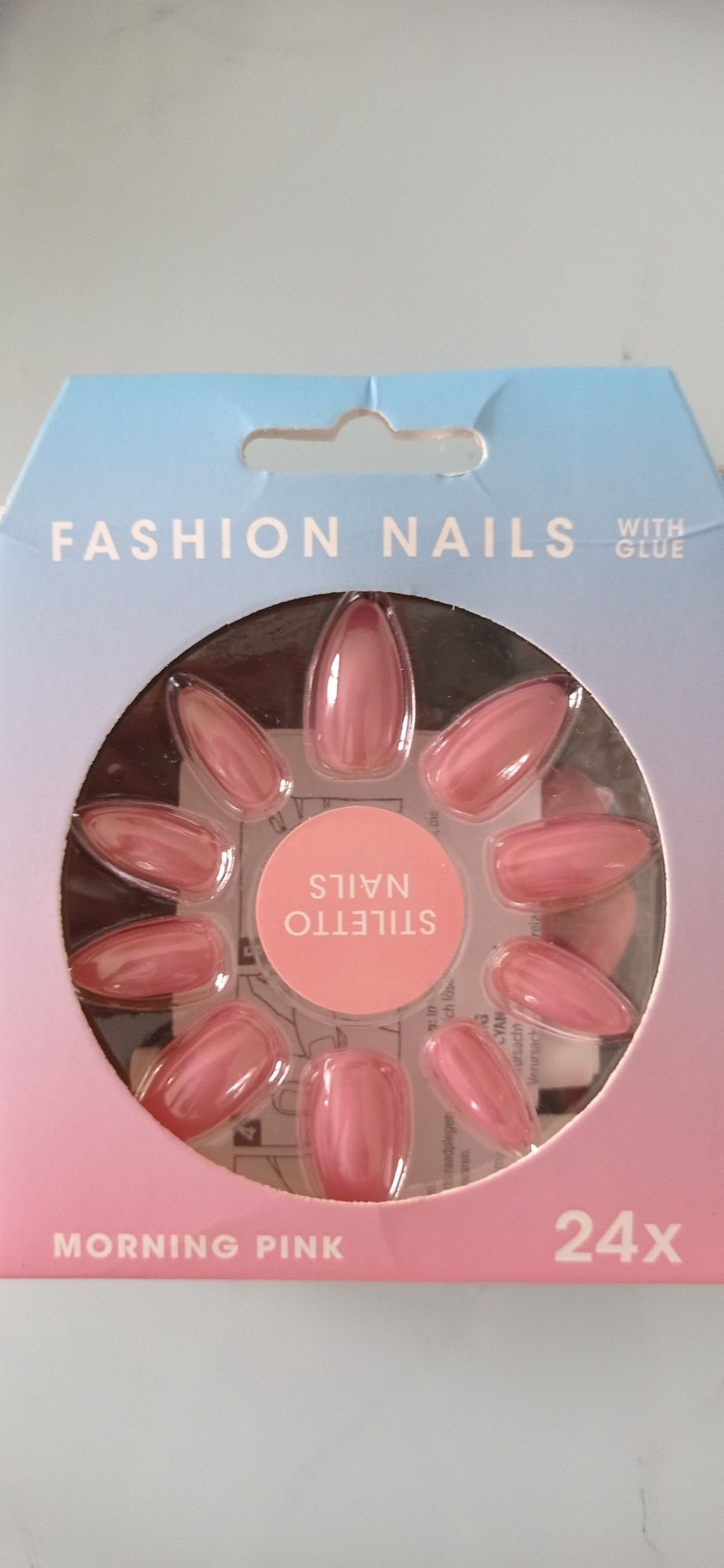Sztuczne, migdałowe paznokcie tipsy Nail It perłowe, różowe z klejem