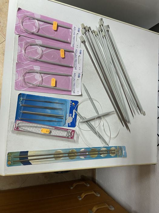 Agulhas de croche e agulhas de la