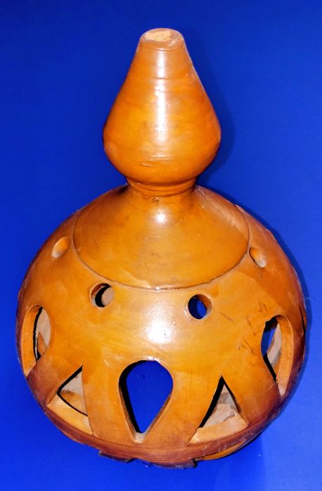 Peça cerâmica decorativa