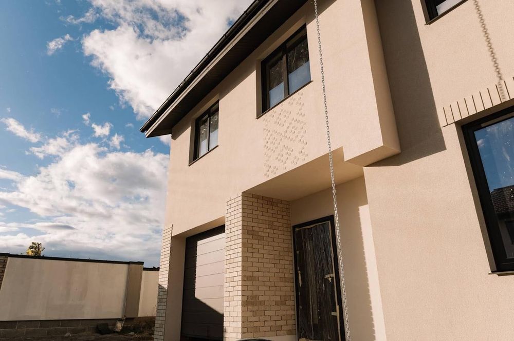 Продаж котеджу в КМ "Етнія"