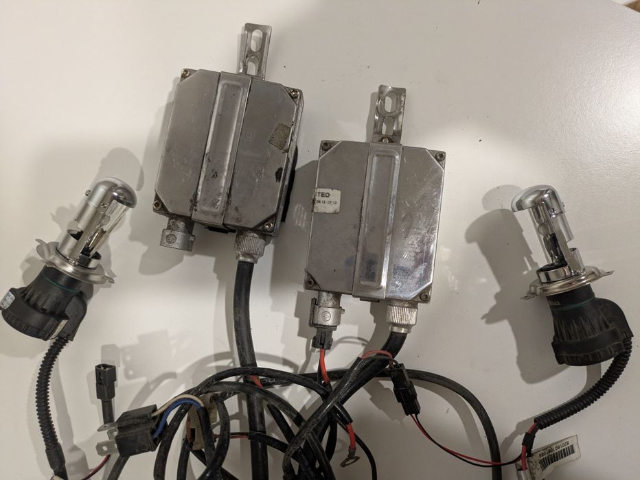 Бі-ксенон лампи комплект