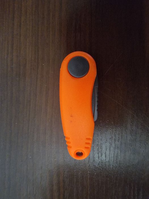 Ретрактор з ножицями