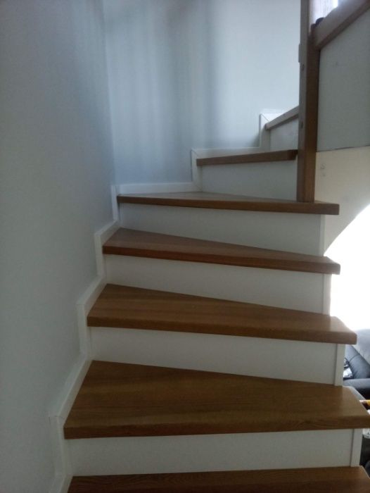 SCHODY NA BETON STOPNIE NA BETONIE drewniane producent montaż
