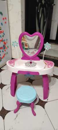 Іграшковий дитячий столик