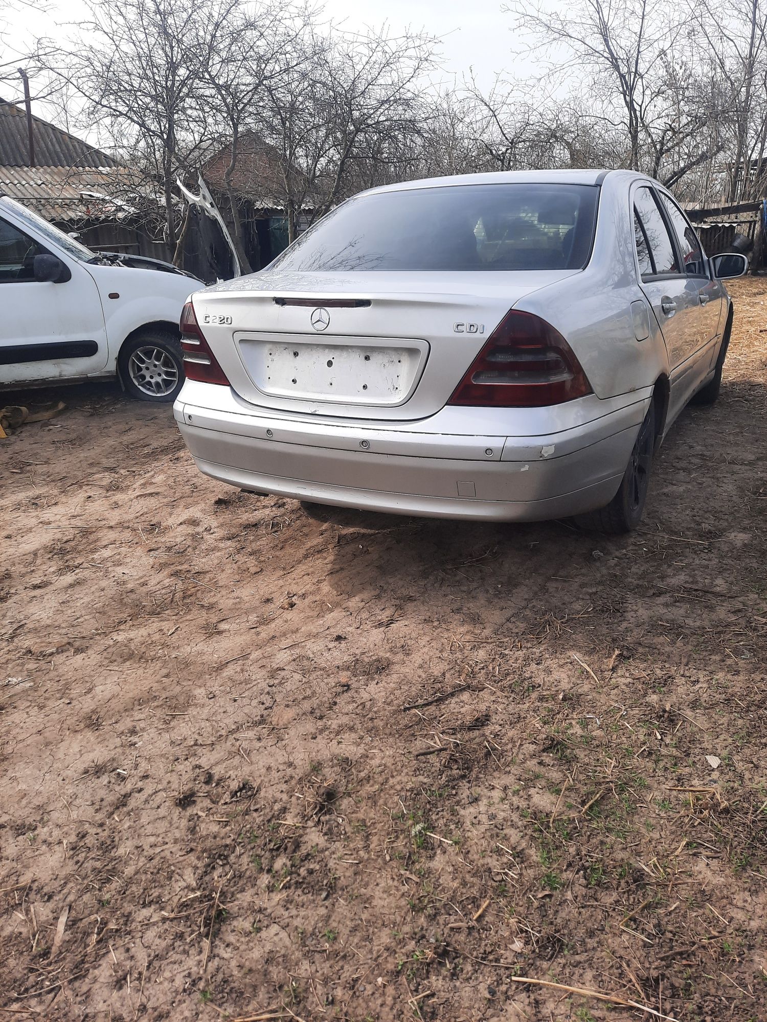 Мерседес w203 c220 2.2 cdi запчастини