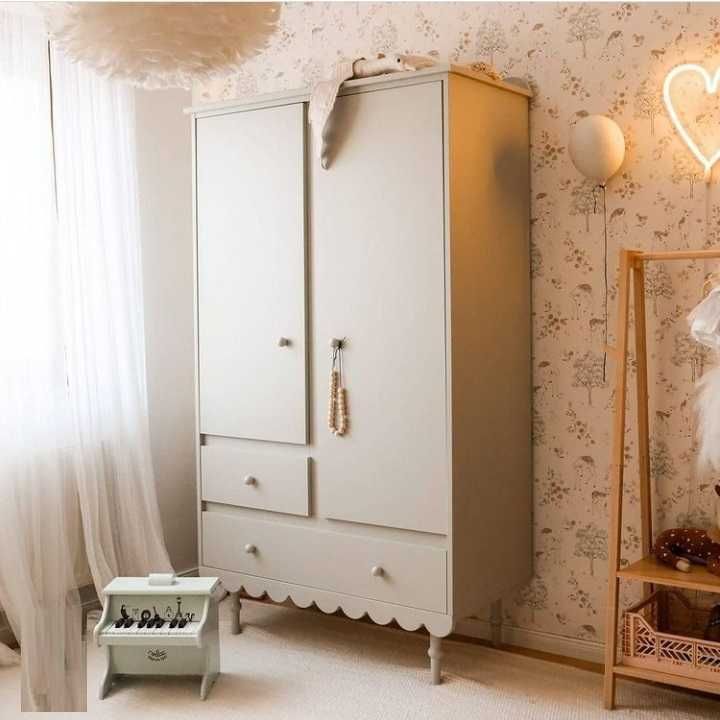Komoda rustykalna ecru lub słomkowa zieleń boho Babushka 91x84x50 cm