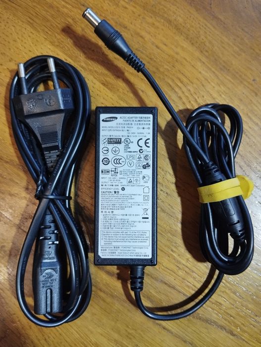 Блок питания монитора LG 19V адаптер живлення SAMSUNG 14V є різні
