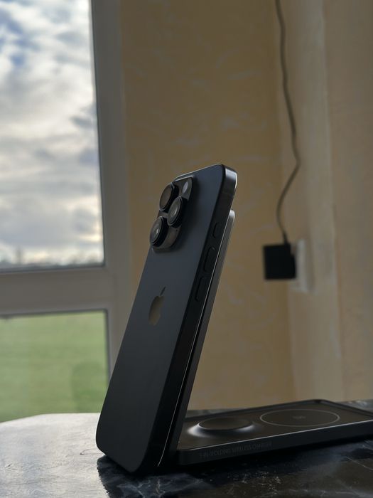 Iphone 16 pro 128Gb/ Black Titanium