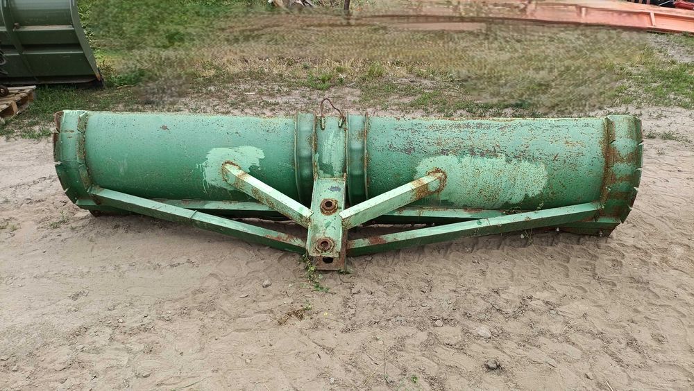 Відвал поворотний універсальний