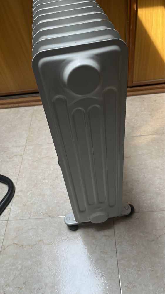 Aquecedor a óleo Bluesky RBH 2000W com rodas