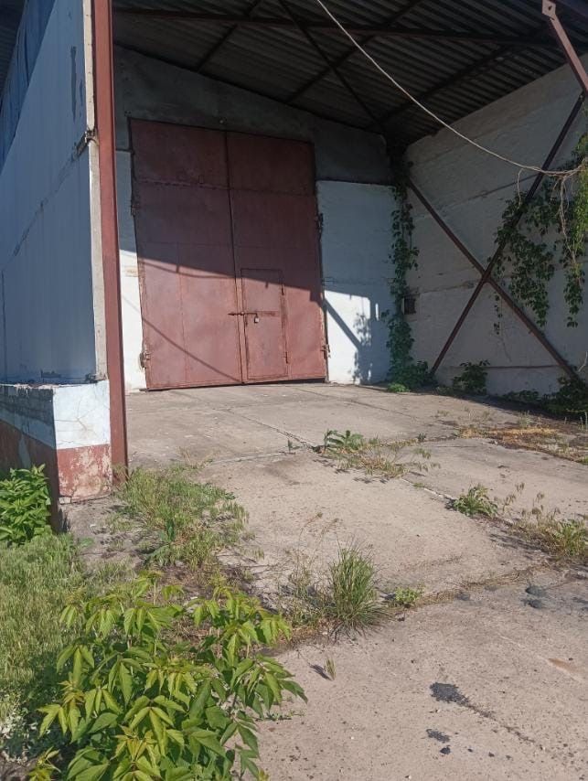 Новомиколаївка виробничо - складські приміщення 1800 метрів кв. ЖД кол