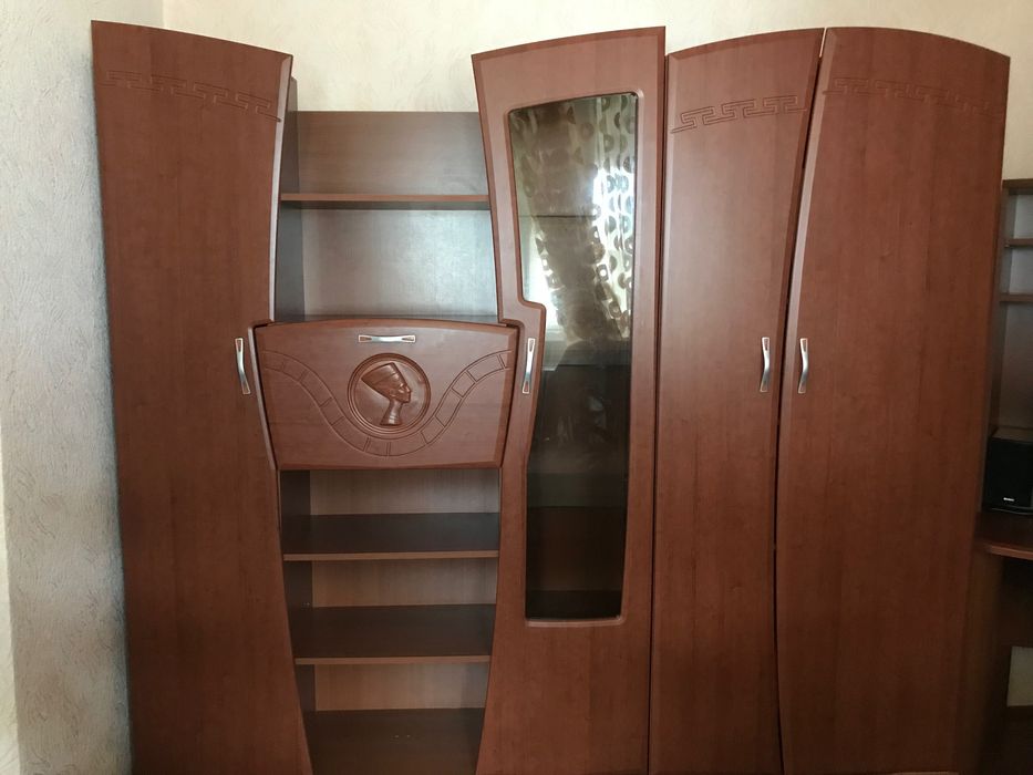 Стінка у вітальню (продається в розібраному вигляді )