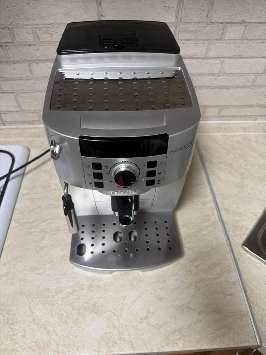 Кавомашина DeLonghi Magnifica S ECAM 22.110sb 2022 рік як нова