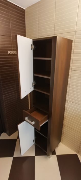 Szafki łazienkowe z lustrem