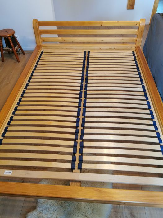 Łóżko drewniane ze stelażem 140x200