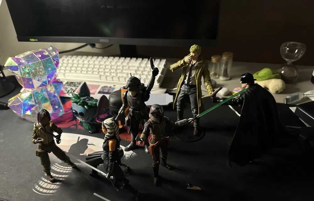 12 figuras: LEGO, Hasbro Star Wars Black Series,DC,Funko Pop+presentes