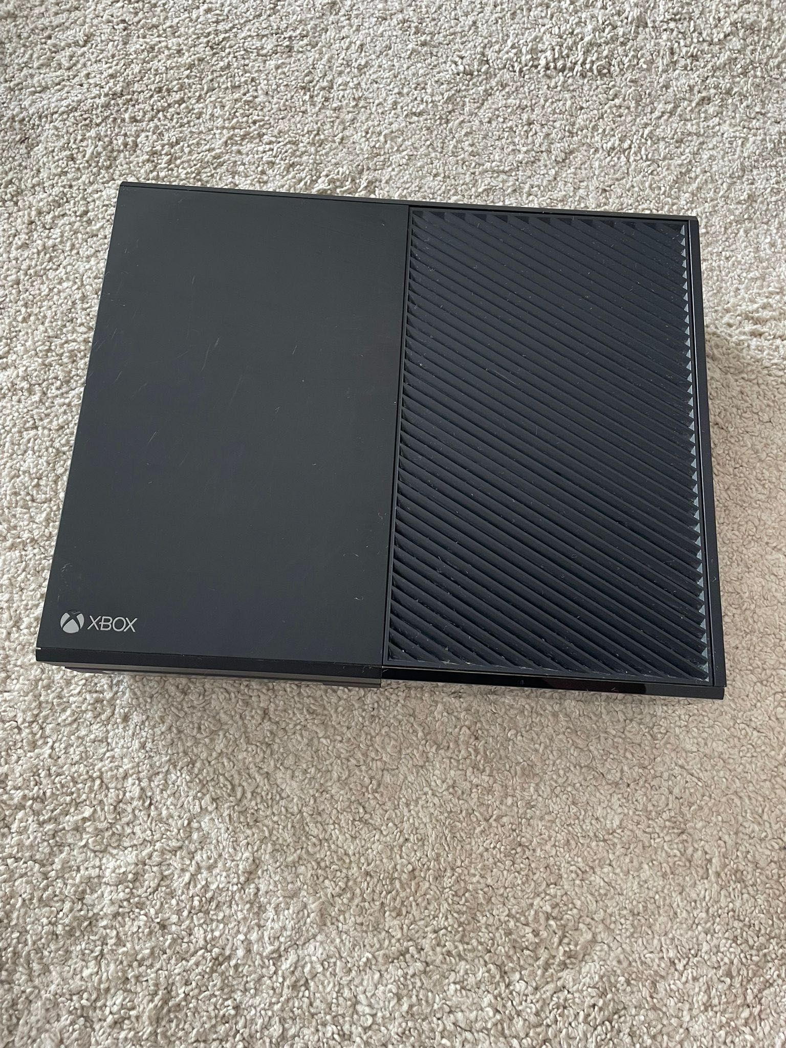 Vendo Xbox One Console model 1540, em ótimo estado de conservação.