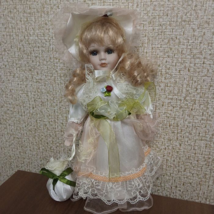 Кукла іграшка игрушка порцелян